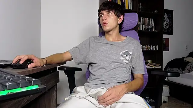 alex connorr online show from November 7, 3:32 am