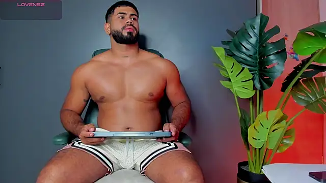 noah crux online show from April 30, 1:34 am