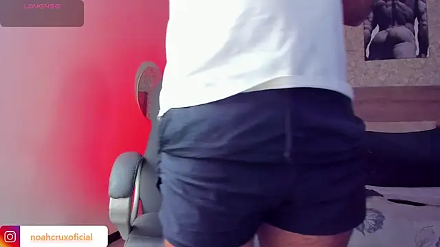 noah crux online show from October 22, 12:20 pm