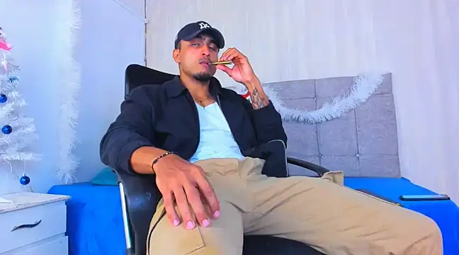 Mateo Reales online show from December 14, 3:40 am