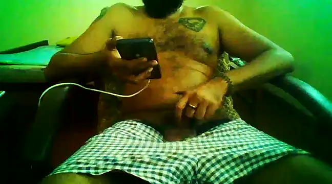 Snapshot of Kinkyluvi chatting on December 20, 4:20 am Kinkyluvi online show from December 20, 4:20 am