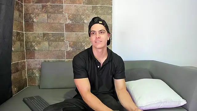 Snapshot of scott_brands chatting on March 22, 8:59 pm scott brands online show from March 22, 8:59 pm