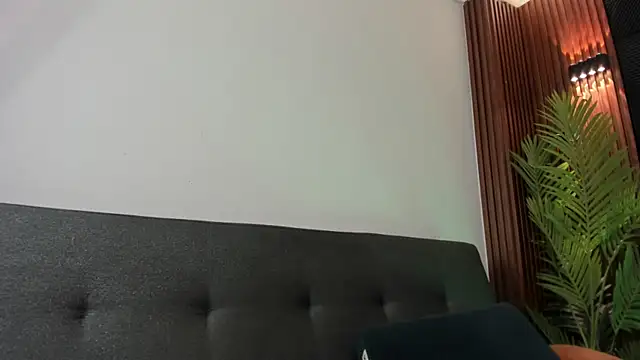 Snapshot of scott_brands chatting on February 17, 8:26 pm scott brands online show from February 17, 8:26 pm