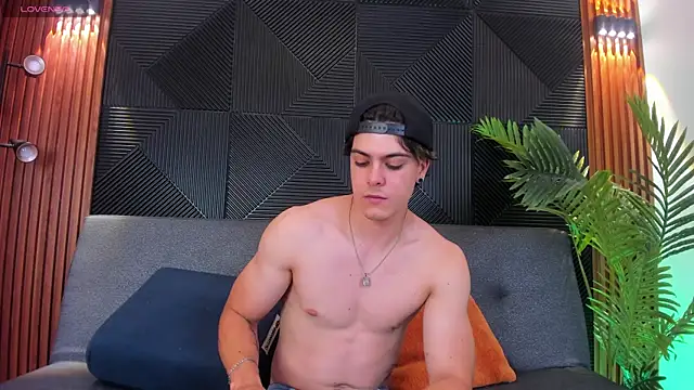 Snapshot of scott_brands chatting on January 29, 8:14 pm scott brands online show from January 29, 8:14 pm
