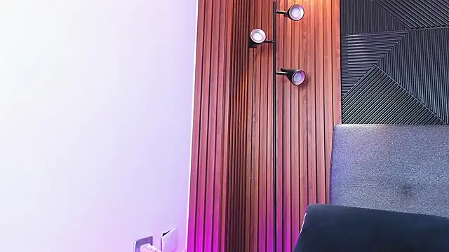 Snapshot of scott_brands chatting on February 11, 8:10 pm scott brands online show from February 11, 8:10 pm