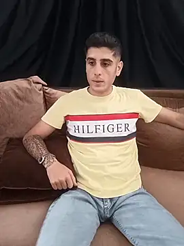 Snapshot of arenn1997 chatting on October 16, 1:19 pm arenn1997 online show from October 16, 1:19 pm