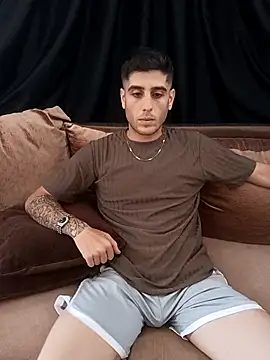 Snapshot of arenn1997 chatting on October 14, 12:23 pm arenn1997 online show from October 14, 12:23 pm