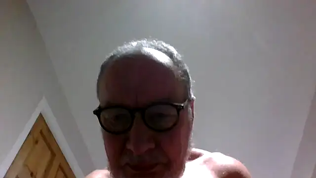 Snapshot of jimmybenido chatting on December 15, 5:10 pm jimmybenido online show from December 15, 5:10 pm
