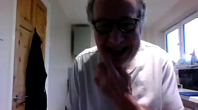 Snapshot of jimmybenido chatting on February 4, 5:12 pm jimmybenido online show from February 4, 5:12 pm