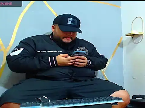 damian chubby online show from November 4, 6:58 am