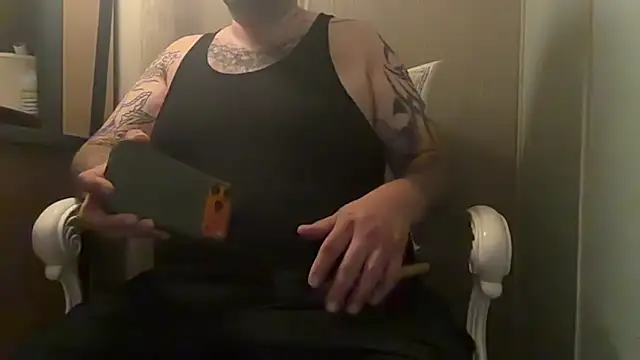 chubbycloudybottom online show from June 19, 1:33 am
