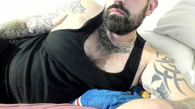 chubbycloudybottom online show from December 18, 8:10 am