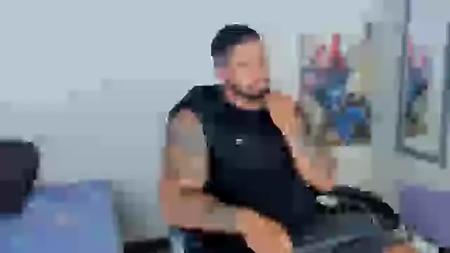 Snapshot of Cristian_Walker chatting on February 15, 12:22 pm Cristian Walker online show from February 15, 12:22 pm