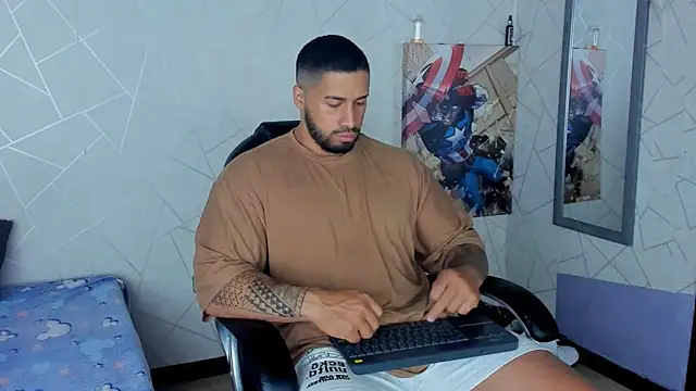 Snapshot of Cristian_Walker chatting on February 11, 12:05 pm Cristian Walker online show from February 11, 12:05 pm