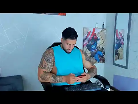 Snapshot of Cristian_Walker chatting on December 10, 12:23 am Cristian Walker online show from December 10, 12:23 am