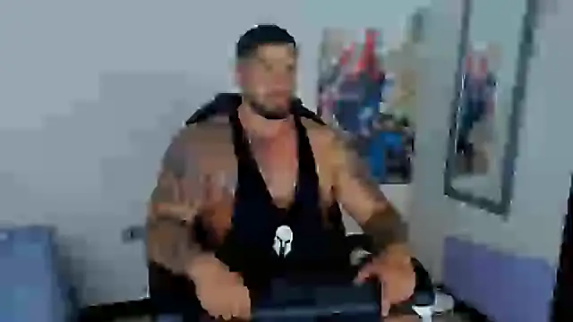 Snapshot of Cristian_Walker chatting on February 19, 7:05 pm Cristian Walker online show from February 19, 7:05 pm
