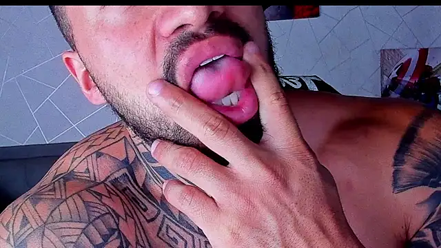 Cristian Walker online show from April 7, 12:27 pm