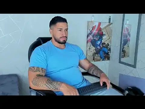 Snapshot of Cristian_Walker chatting on December 15, 1:11 pm Cristian Walker online show from December 15, 1:11 pm