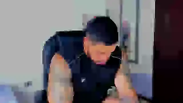 Snapshot of Cristian_Walker chatting on February 1, 12:37 pm Cristian Walker online show from February 1, 12:37 pm