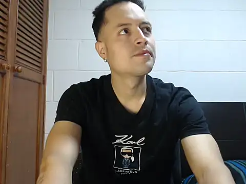 dimitriquiet05 online show from April 11, 4:08 am