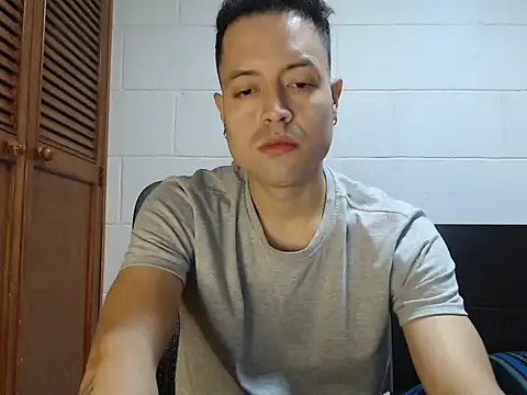 dimitriquiet05 online show from April 9, 4:10 am