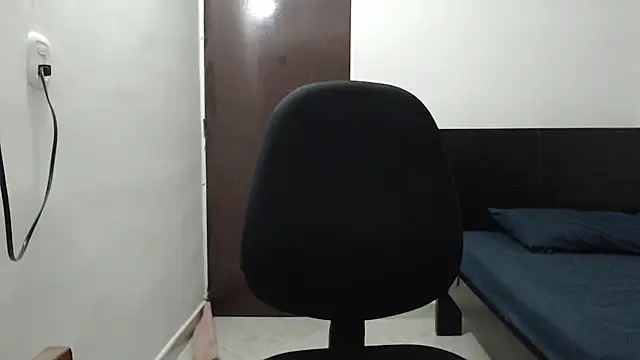 dimitriquiet05 online show from January 6, 1:53 am