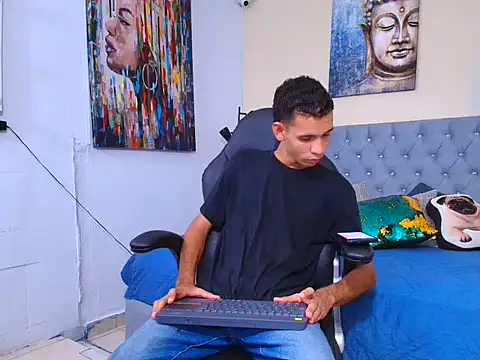 tonny 23cm  online show from September 8, 6:51 pm