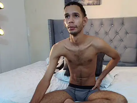 tonny 23cm  online show from November 9, 7:40 pm