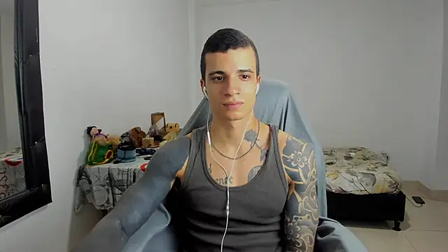 Snapshot of Balo_lovers chatting on February 11, 12:28 am Balo lovers online show from February 11, 12:28 am