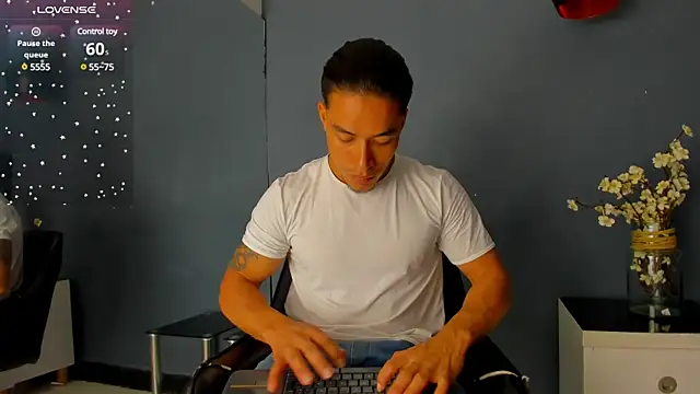 Bryson Collins  online show from March 13, 11:08 am