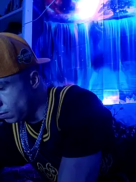 --D-a-D-D-y- online show from April 9, 9:15 am