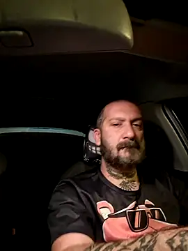 Snapshot of teddy79good chatting on October 18, 3:33 am teddy79good online show from October 18, 3:33 am