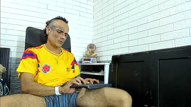 GeorgeZarrate online show from June 17, 10:22 pm