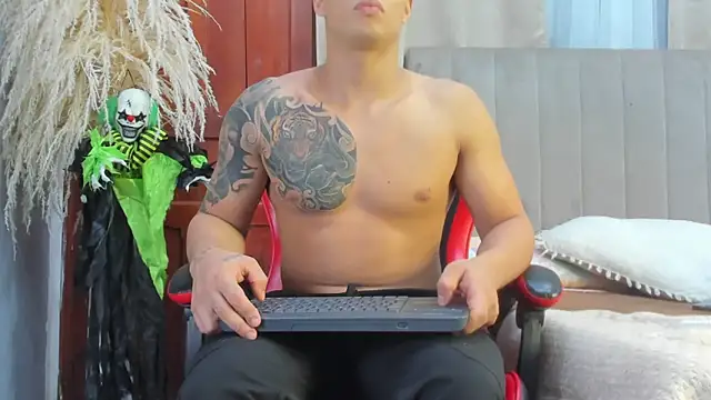 Snapshot of angel_adamx chatting on October 18, 3:33 am angel adamx online show from October 18, 3:33 am