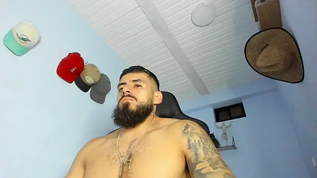 Snapshot of _Poseidon1_ chatting on October 29, 5:54 am Poseidon1 online show from October 29, 5:54 am