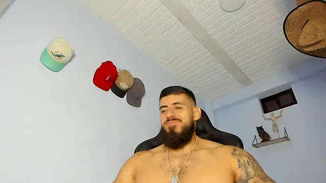 Snapshot of _Poseidon1_ chatting on October 28, 5:43 am Poseidon1 online show from October 28, 5:43 am