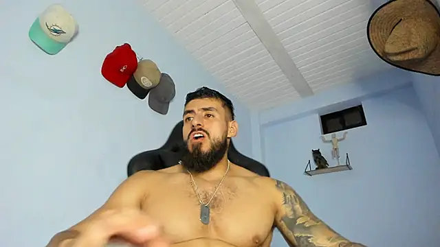 Snapshot of _Poseidon1_ chatting on October 25, 5:20 am Poseidon1 online show from October 25, 5:20 am