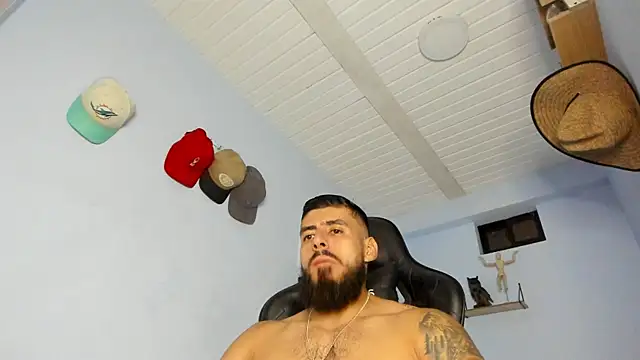 Snapshot of _Poseidon1_ chatting on October 27, 5:32 am Poseidon1 online show from October 27, 5:32 am