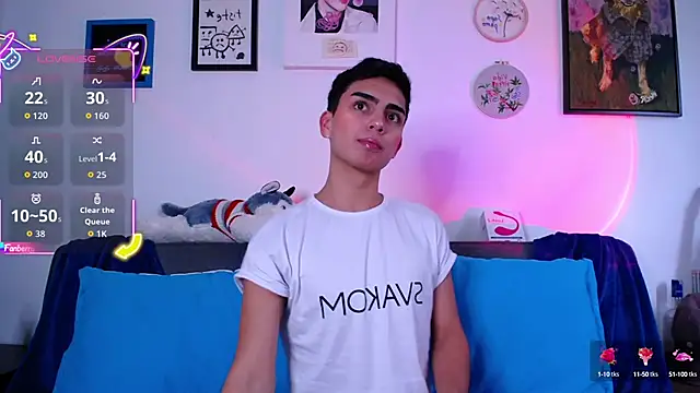 Snapshot of OwenBluee chatting on September 27, 9:45 pm OwenBluee online show from September 27, 9:45 pm