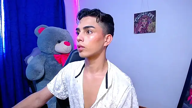 OwenBluee online show from May 26, 6:04 pm