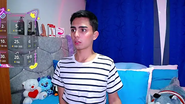 Snapshot of OwenBluee chatting on September 23, 11:37 pm OwenBluee online show from September 23, 11:37 pm
