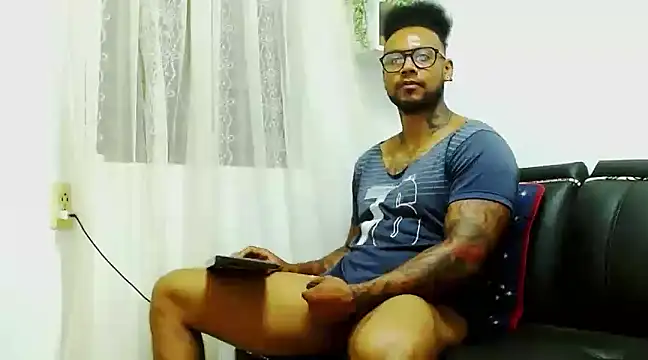 LewisStrong online show from December 21, 9:15 pm
