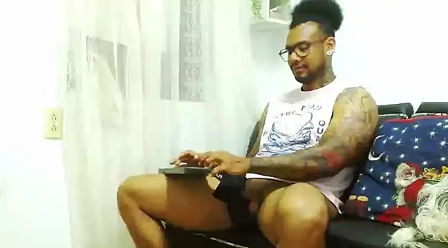 LewisStrong online show from January 4, 6:40 pm