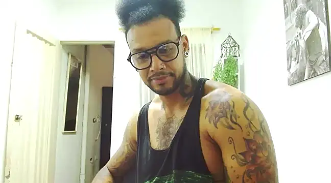 LewisStrong online show from February 5, 7:10 pm
