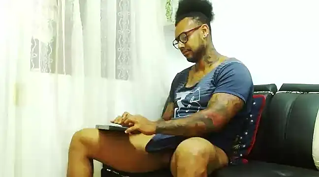 LewisStrong online show from January 3, 11:01 pm