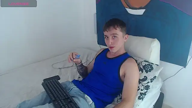Snapshot of Dylanwhite23_ chatting on January 5, 3:00 am Dylanwhite23 online show from January 5, 3:00 am