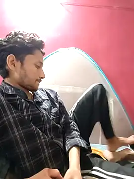 Snapshot of Indiandaddy11 chatting on January 30, 6:21 pm Indiandaddy11 online show from January 30, 6:21 pm