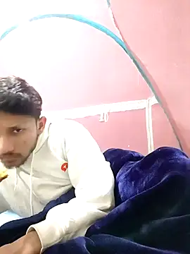 Snapshot of Indiandaddy11 chatting on December 10, 6:06 pm Indiandaddy11 online show from December 10, 6:06 pm
