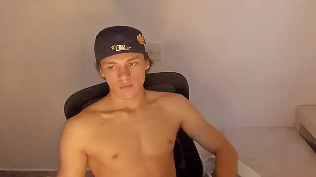 laurent nova online show from December 17, 9:21 pm