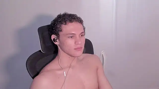 laurent nova online show from April 26, 1:52 pm